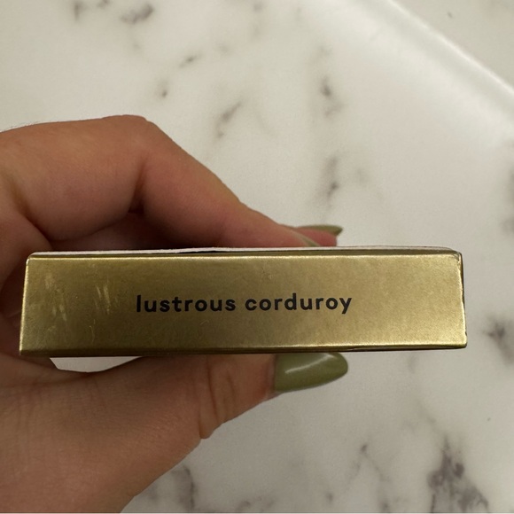 Code 8 set of 4: highlighter, eye shadow, mascara lip balm - Picture 9 of 13